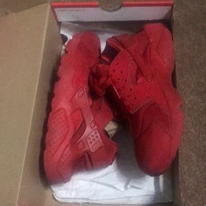 Women’s air hurrache runs, Nike